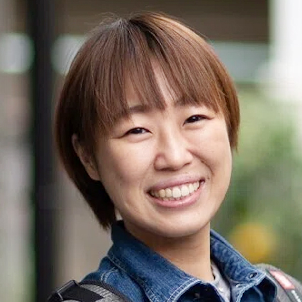 前中 由希恵